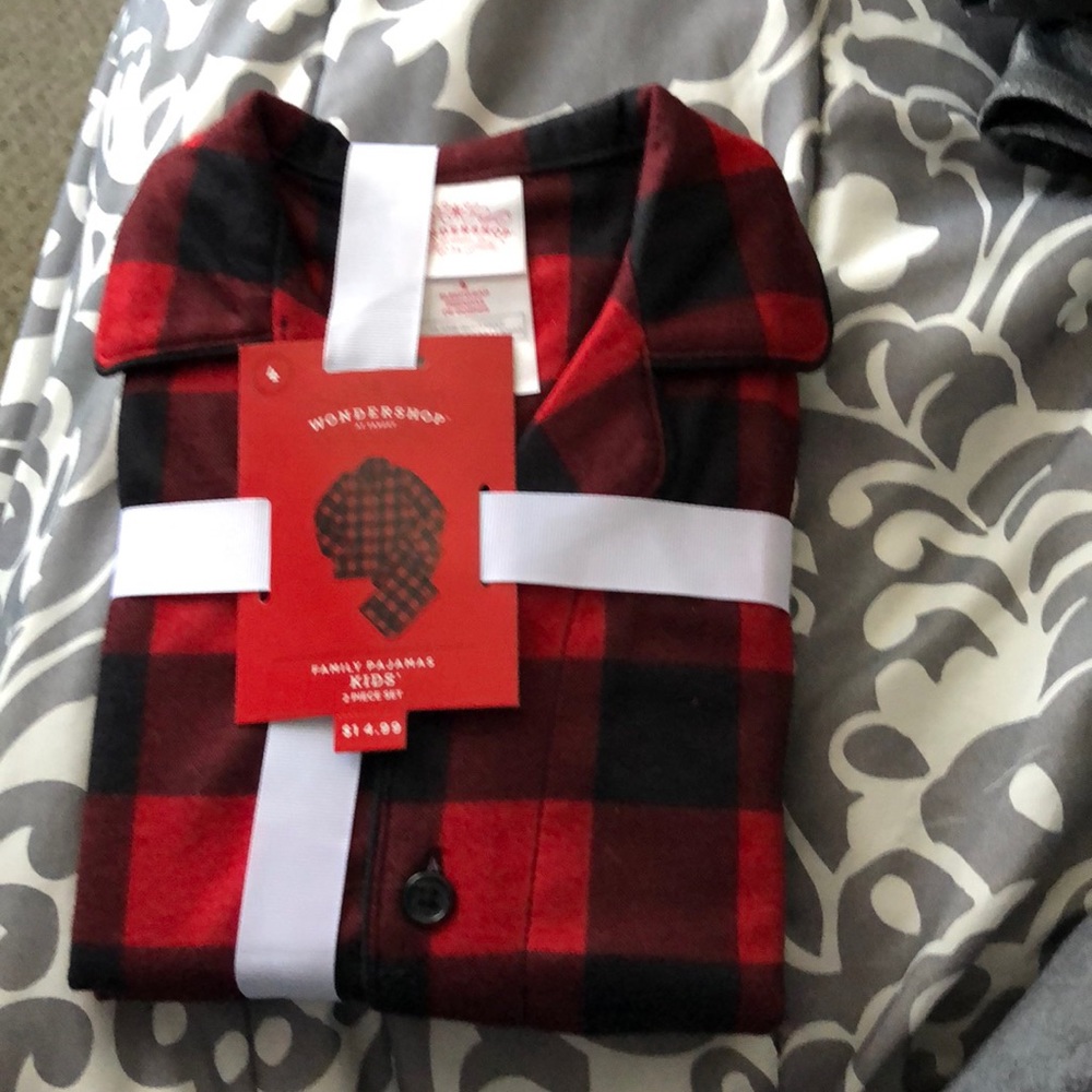 New with tags never worn jammies